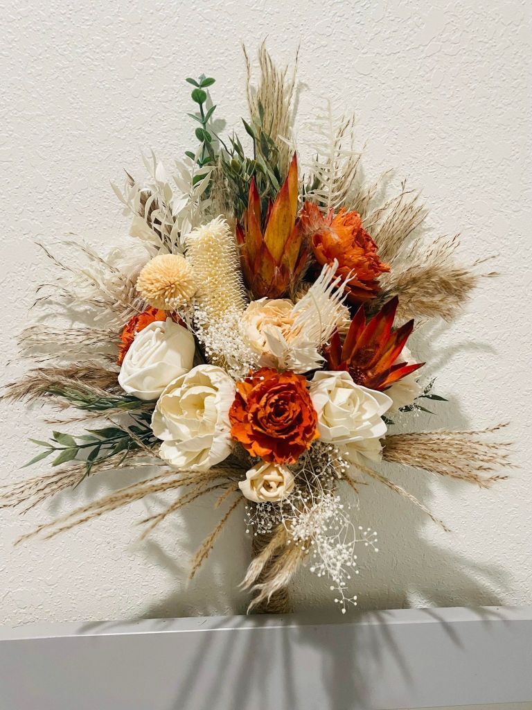 Elegant sola wooden flowers arrangement